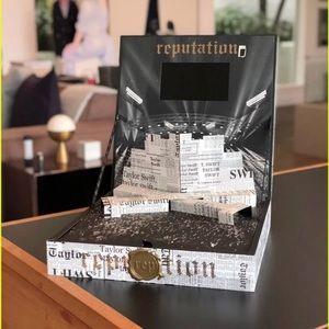 Taylor Swift reputation tour VIP box